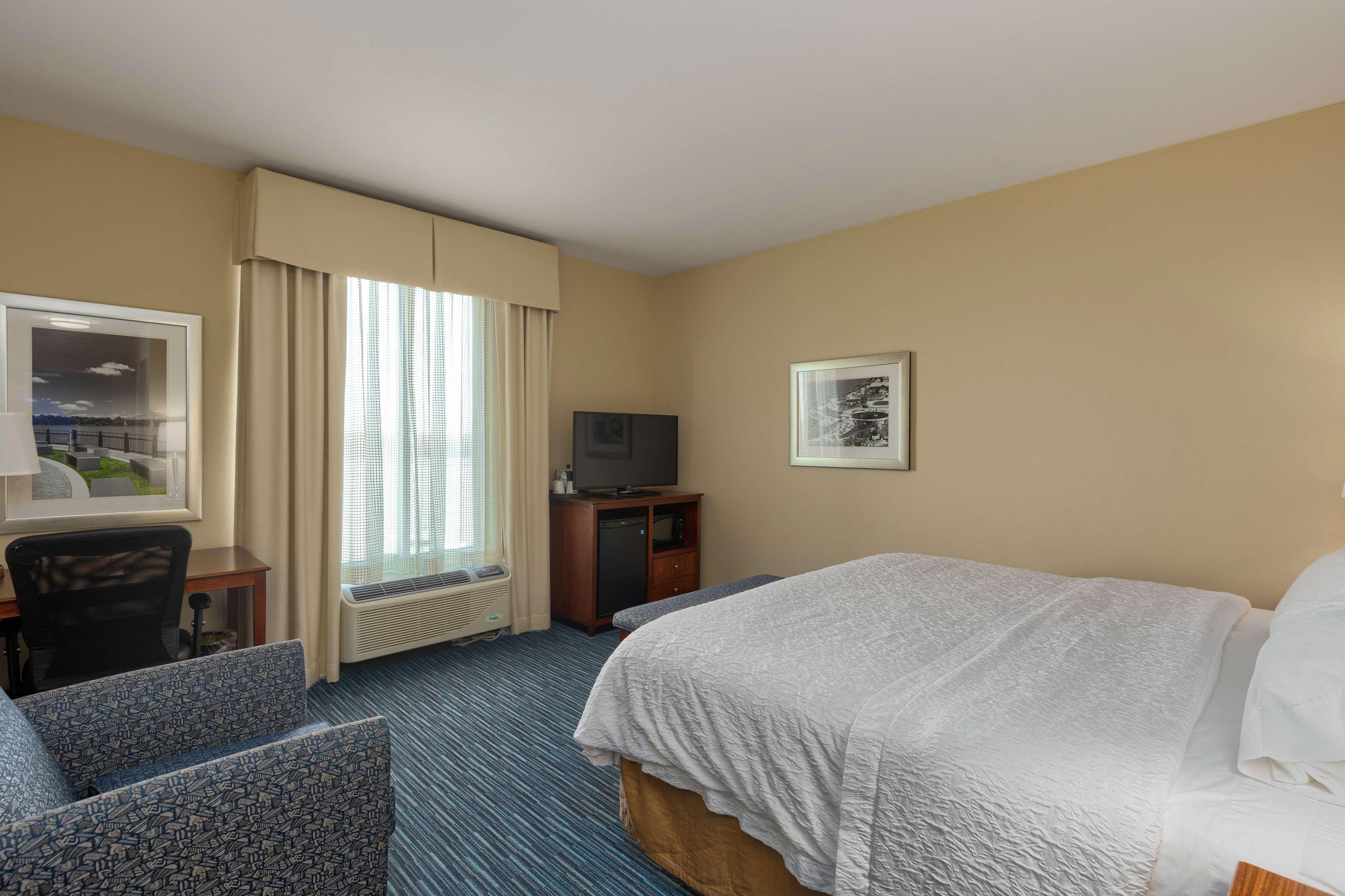 Hampton Inn & Suites Owensboro Downtown Waterfront Exteriör bild
