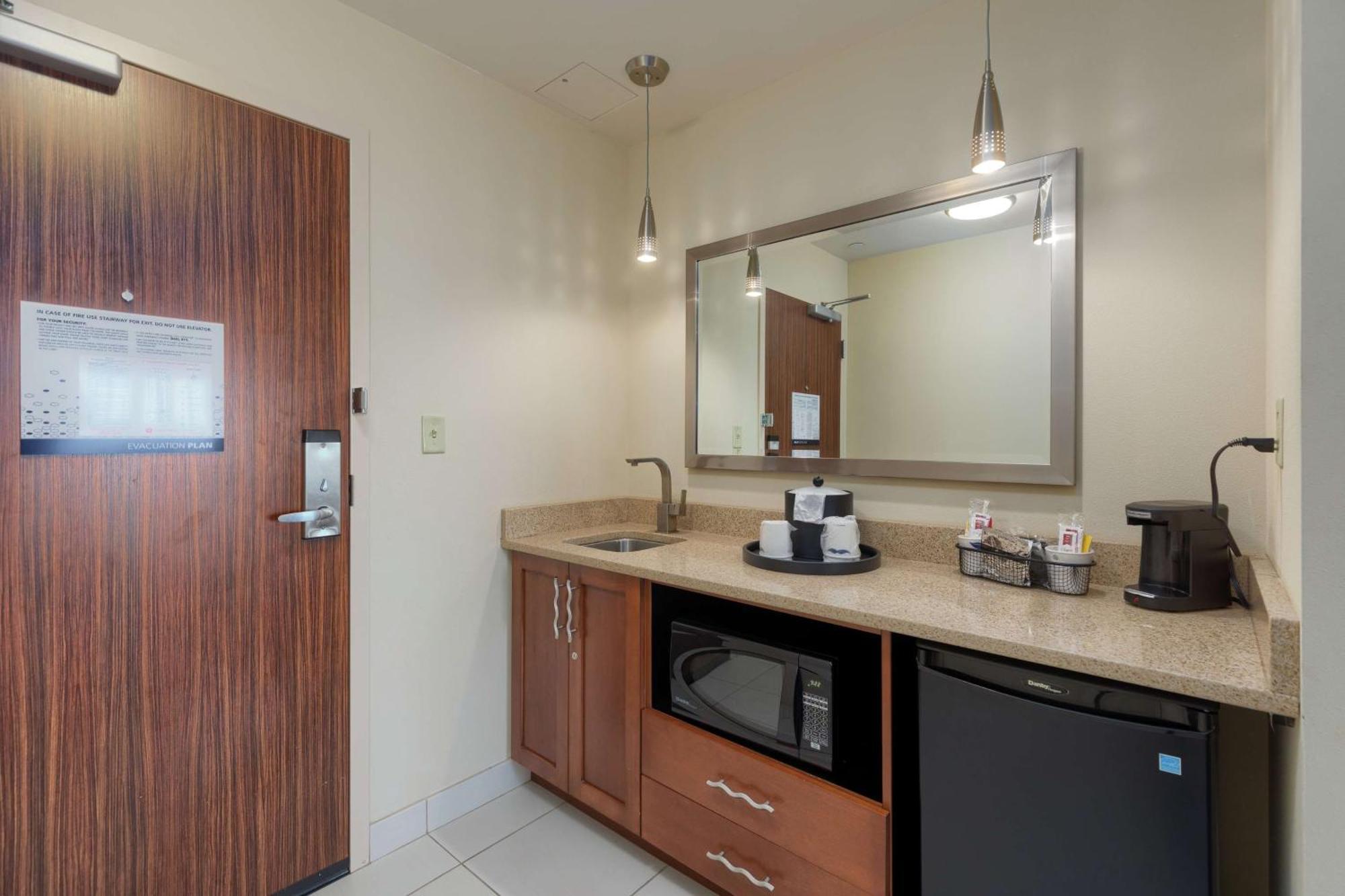 Hampton Inn & Suites Owensboro Downtown Waterfront Exteriör bild