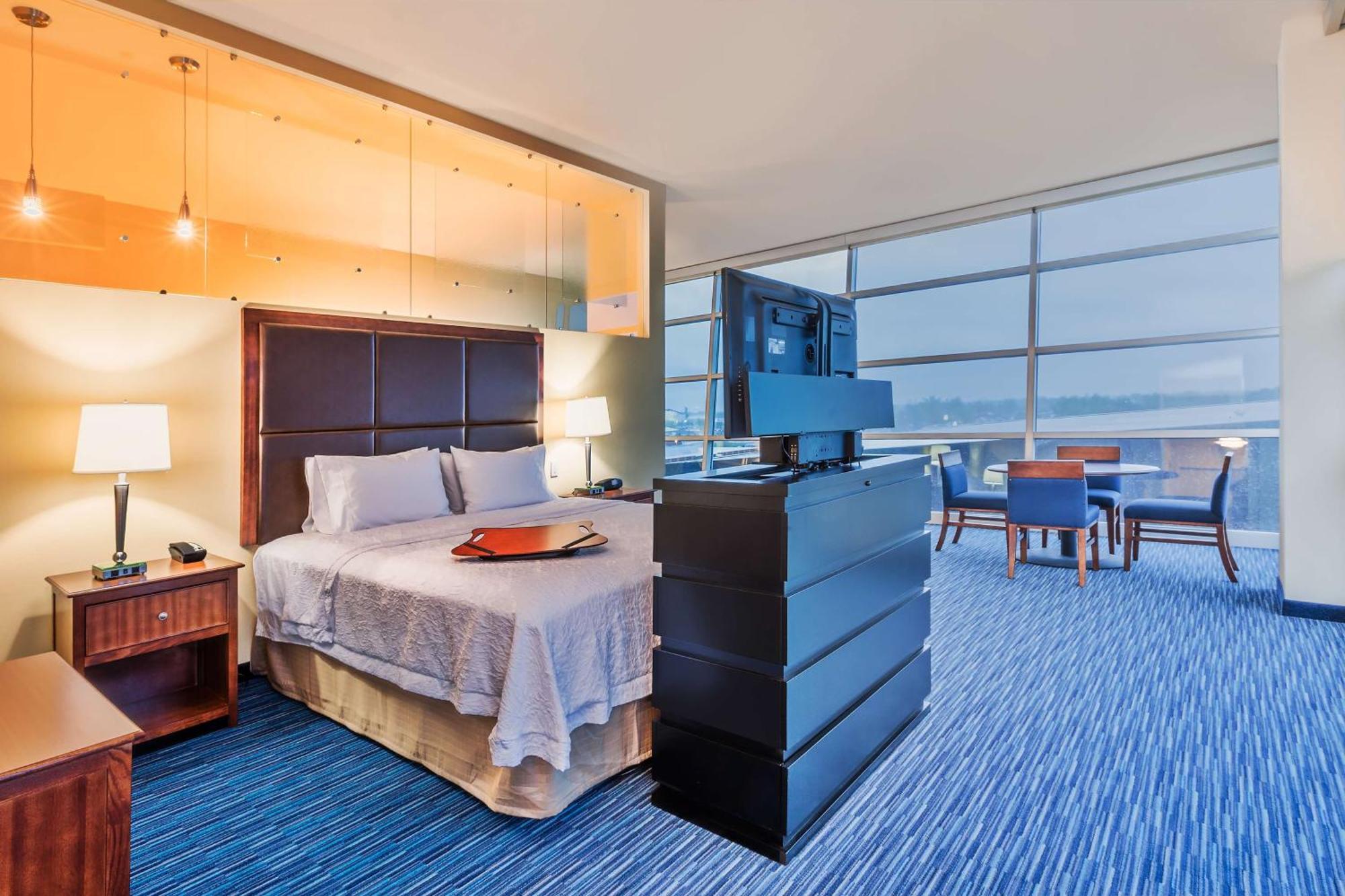 Hampton Inn & Suites Owensboro Downtown Waterfront Exteriör bild